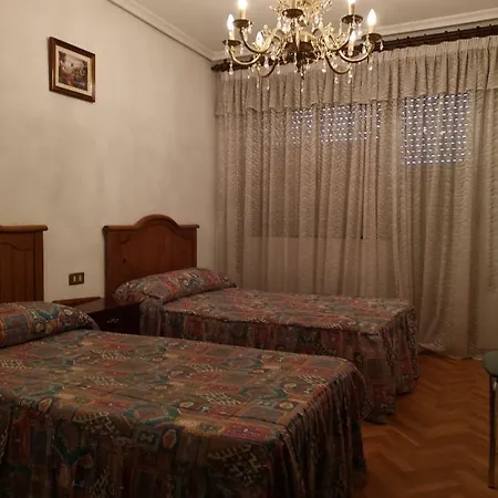 Casa De La Riva Trobajo Del Camino