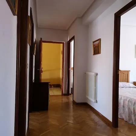 Casa De La Riva Trobajo Del Camino